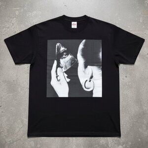 Minimalist Black & White Photo Graphic T-Shirt – Aesthetic Streetwear Tee